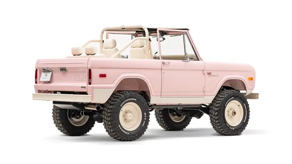 1973 Classic Ford Bronco_9 Passenger Side Rear 3