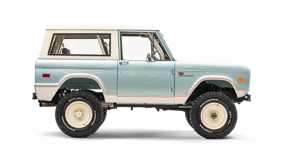 1973 Classic Ford Bronco_8 Passenger Side
