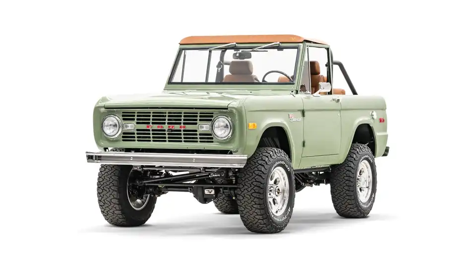 1974 Classic Ford Bronco_4 Drivers Side Front 