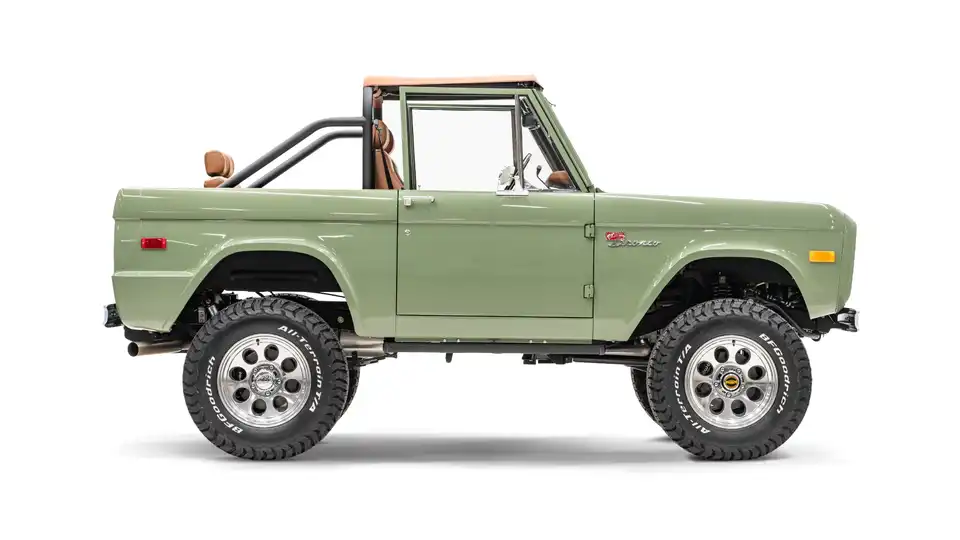 1974 Classic Ford Bronco_8 Passenger Side