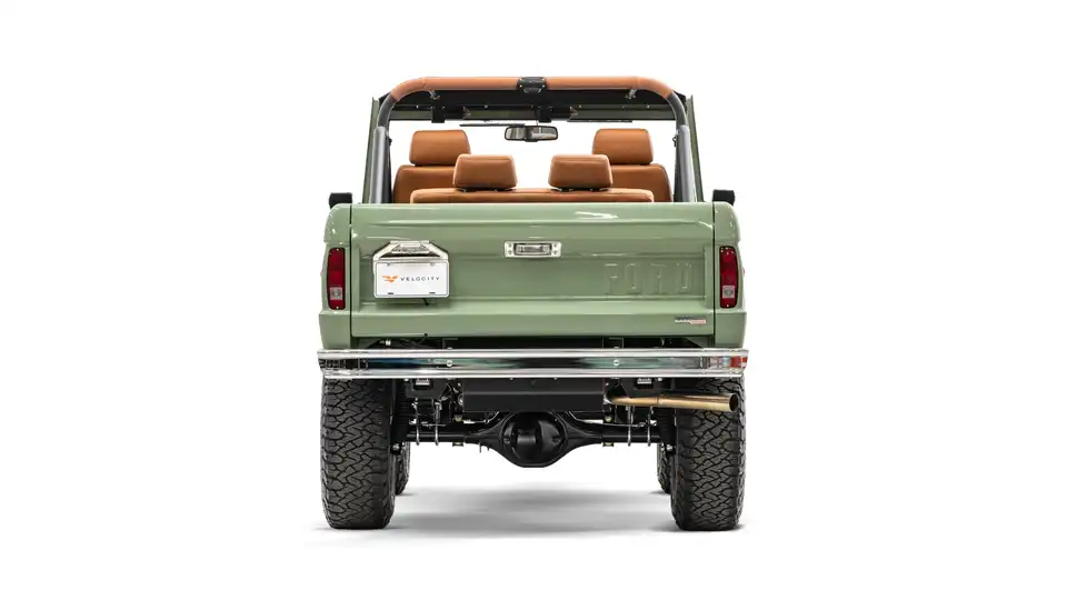 1974 Classic Ford Bronco_11 Rear Tailgate