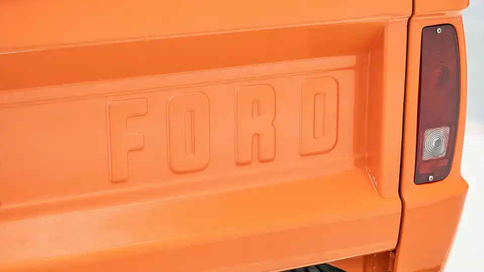 1973_Pearl Orange_Bronco_0038_Tailgate