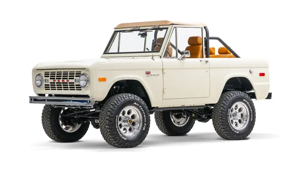 1971 Classic Ford Bronco_3 Drivers Side Front 3.4