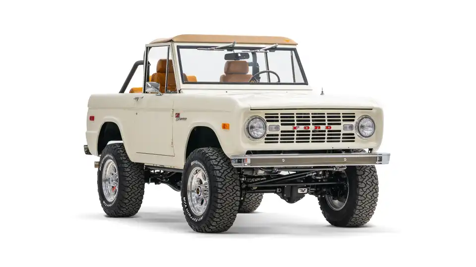 1971 Classic Ford Bronco_6 Passenger Side Front 