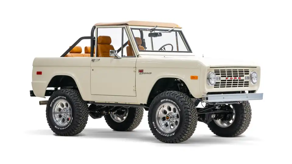 1971 Classic Ford Bronco_7 Passenger Side Front  3.4