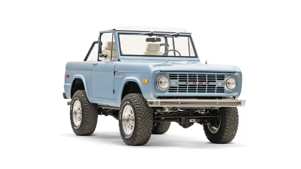 1977 Classic Ford Bronco_6 Passenger Side Front 