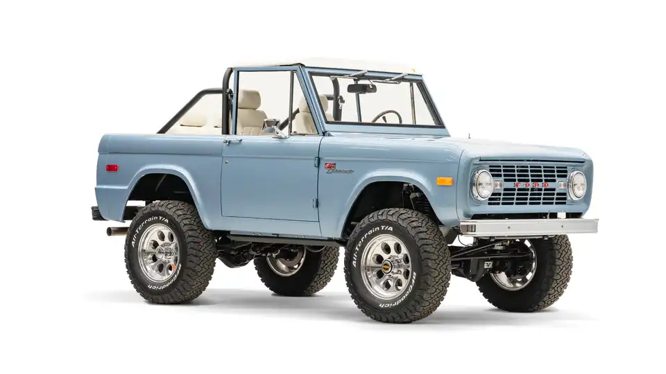 1977 Classic Ford Bronco_7 Passenger Side Front  3.4