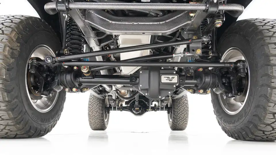 1977 Classic Ford Bronco_Lifestyle