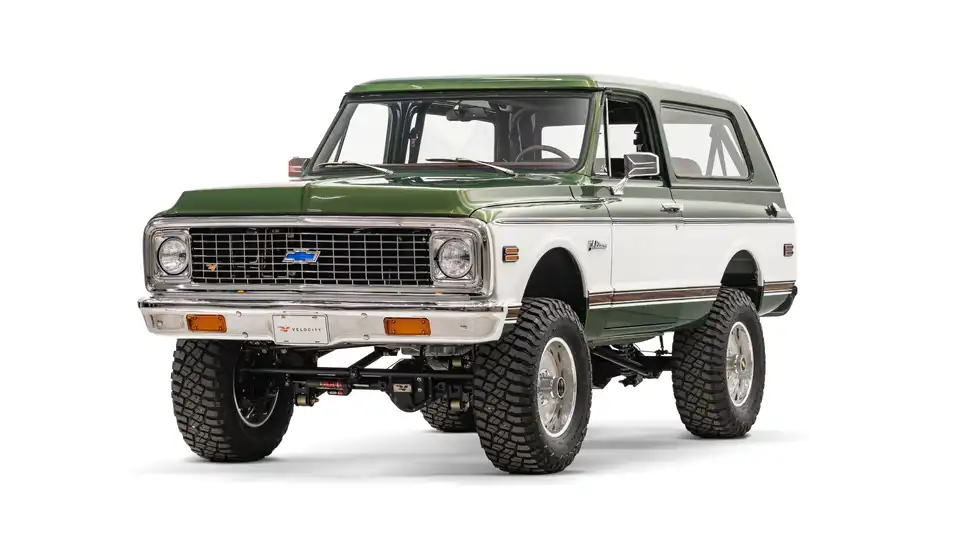 1970 Classic Chevy K5 Blazer_4 Drivers Side Front 