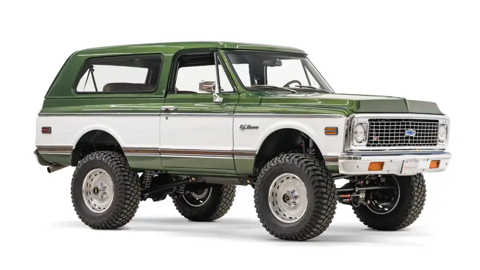 1970 Classic Chevy K5 Blazer_7 Passenger Side Front  3.4