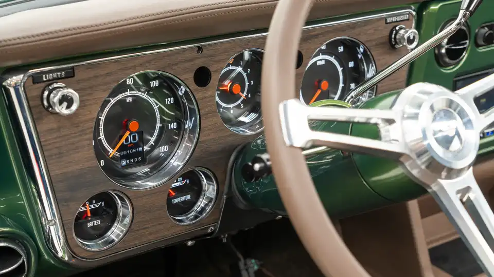 1970 Classic Chevy K5 Blazer_15 Dakota Digital Gauges