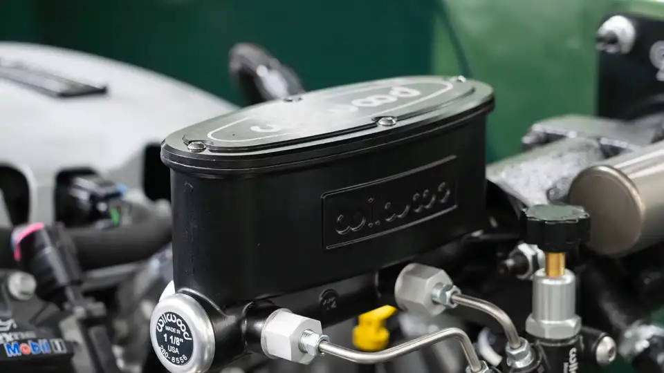 1970 Classic Chevy K5 Blazer_28 V8 Coyote Engine