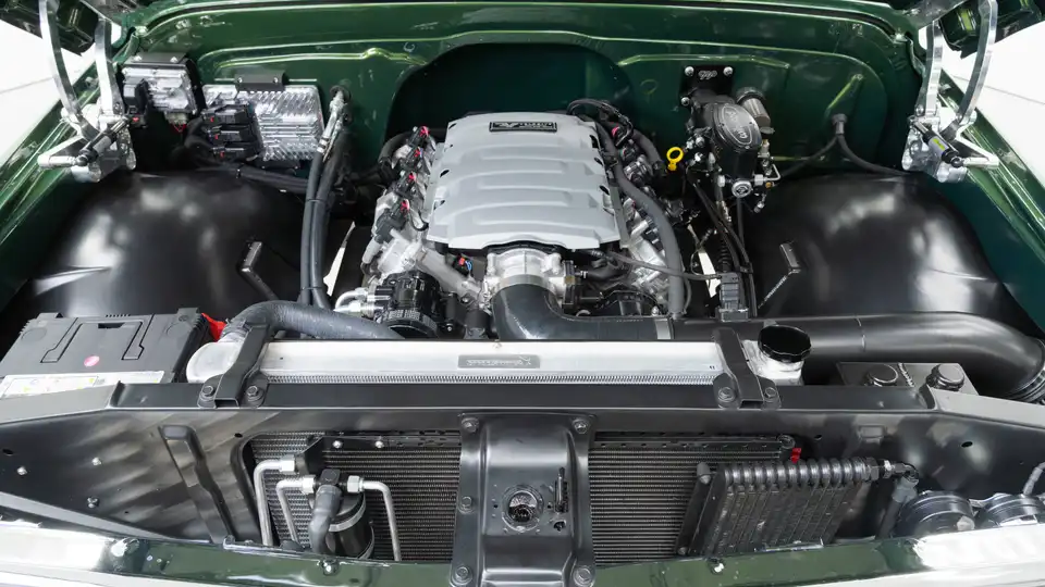 1970 Classic Chevy K5 Blazer_26 5.0L Ford Coyote Engine