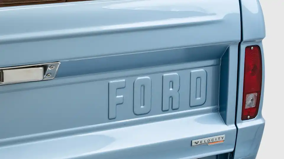 1971 Brittany Blue Ford Bronco_25 Exterior 