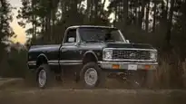 Green 1972 Chevy K10_Lifestyle