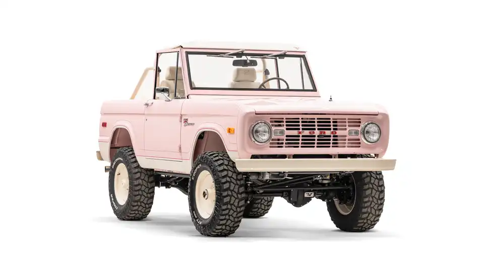 1973 Classic Ford Bronco_6 Passenger Side Front 