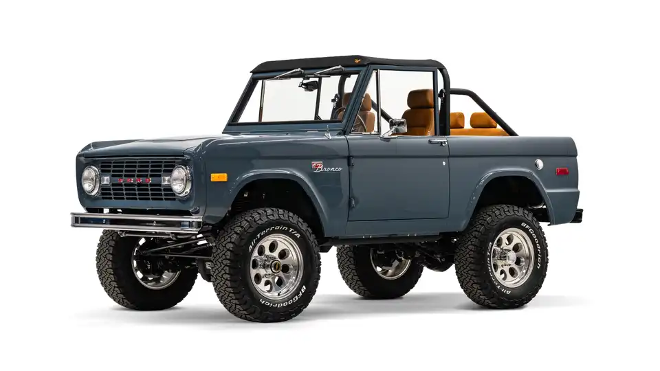 1971 Classic Ford Bronco_3 Drivers Side Front 3.4
