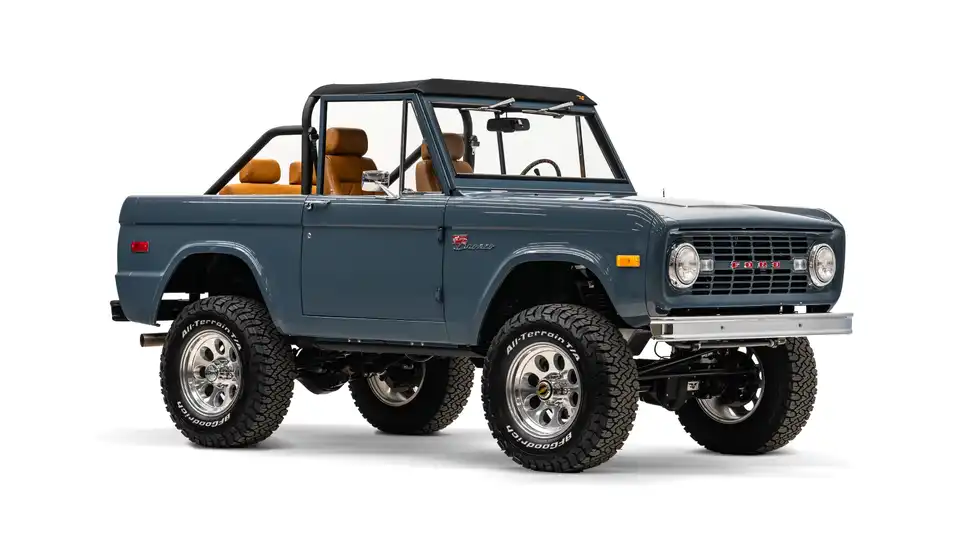 1971 Classic Ford Bronco_7 Passenger Side Front  3.4