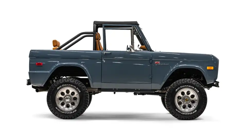 1971 Classic Ford Bronco_8 Passenger Side