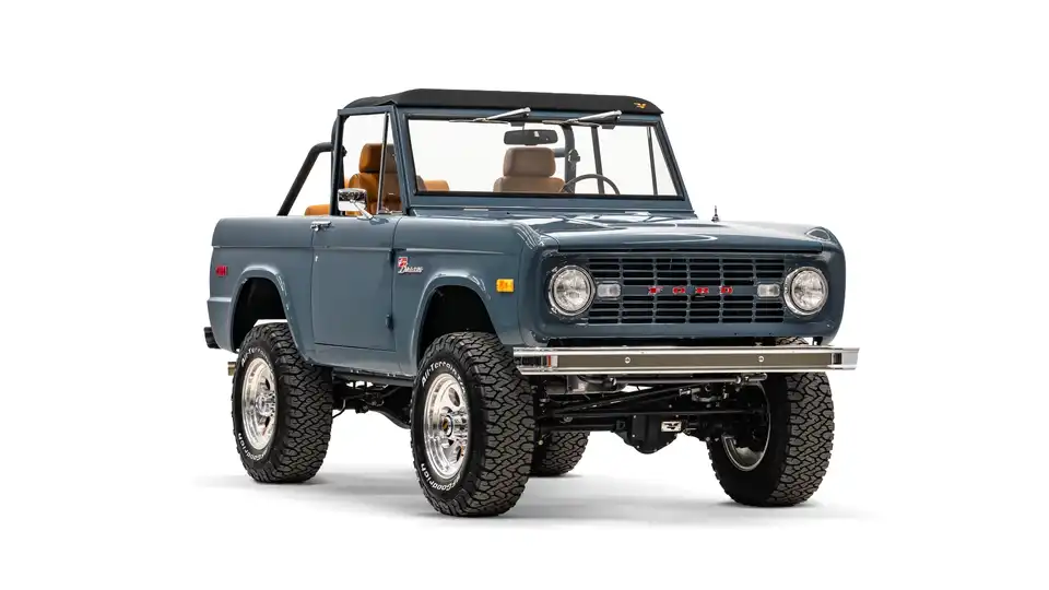 1971 Classic Ford Bronco_6 Passenger Side Front 