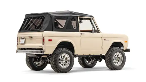 1976 Classic Ford Bronco_9 Passenger Side Rear 3