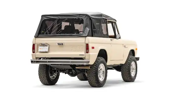 1976 Classic Ford Bronco_10 Passenger Side Rear