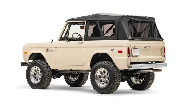 1976 Classic Ford Bronco_13 Driver Side Rear 3.4