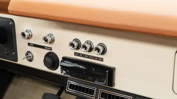 1976 Classic Ford Bronco_21 Interior