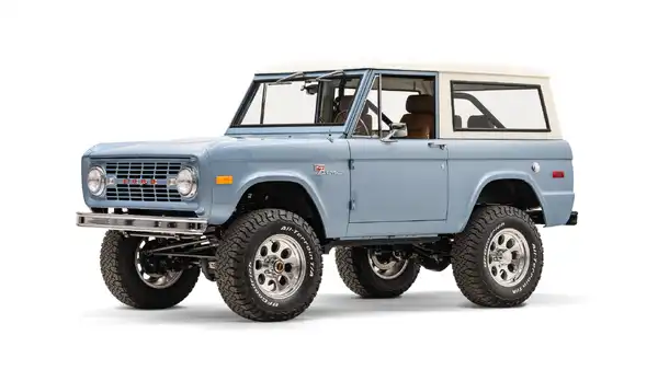 1975 Classic Ford Bronco_3 Drivers Side Front 3.4