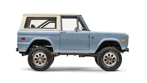 1975 Classic Ford Bronco_8 Passenger Side