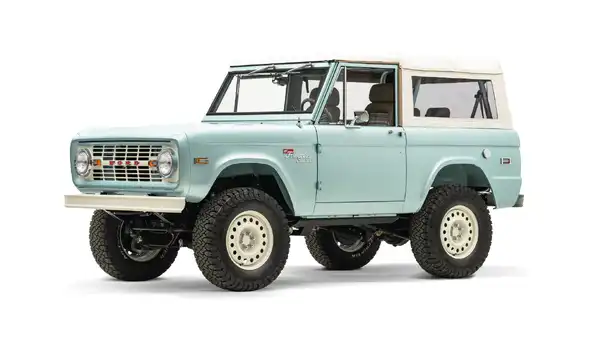 1974 Classic Ford Bronco_3 Drivers Side Front 3.4