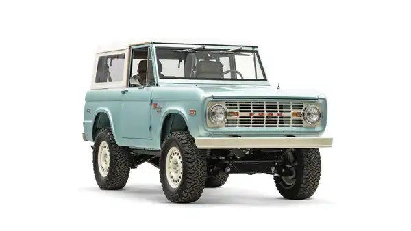 1974 Classic Ford Bronco_6 Passenger Side Front 