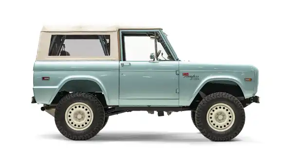 1974 Classic Ford Bronco_8 Passenger Side