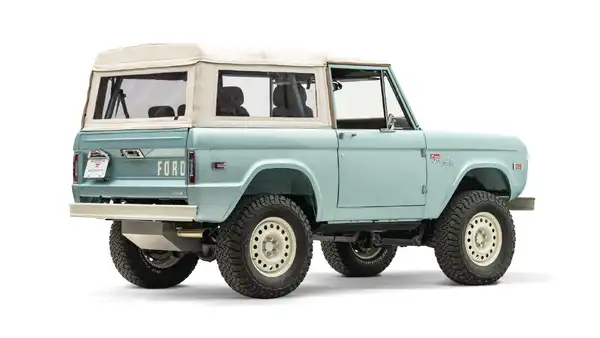 1974 Classic Ford Bronco_9 Passenger Side Rear 3