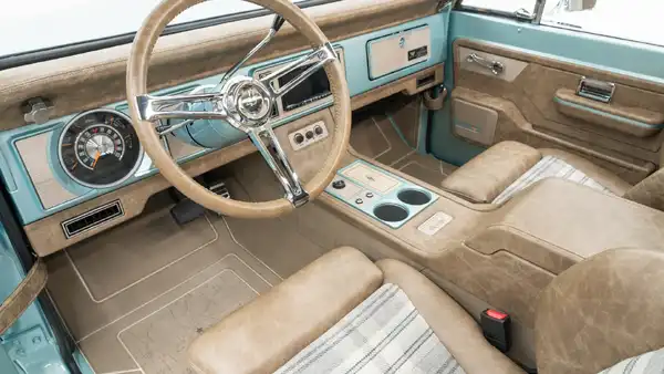 1974 Classic Ford Bronco_14 15 Driver Side Interior