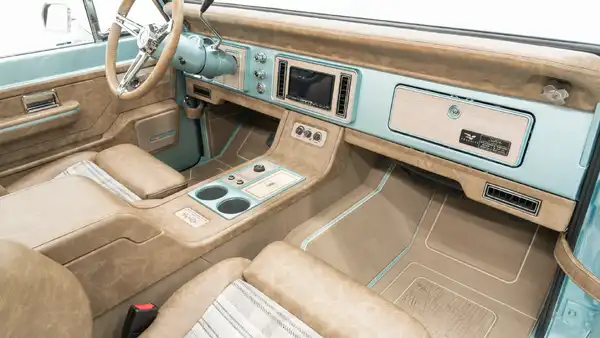 1974 Classic Ford Bronco_18 Passenger Side Interior