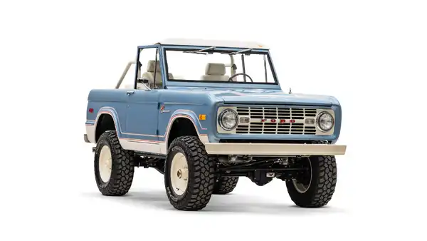 1970 Classic Ford Bronco_6 Passenger Side Front 