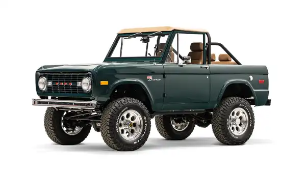 1977 Classic Ford Bronco_3 Drivers Side Front 3.4