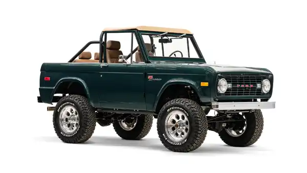 1977 Classic Ford Bronco_7 Passenger Side Front  3.4