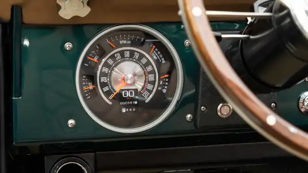 1977 Classic Ford Bronco_15 Dakota Digital Gauges
