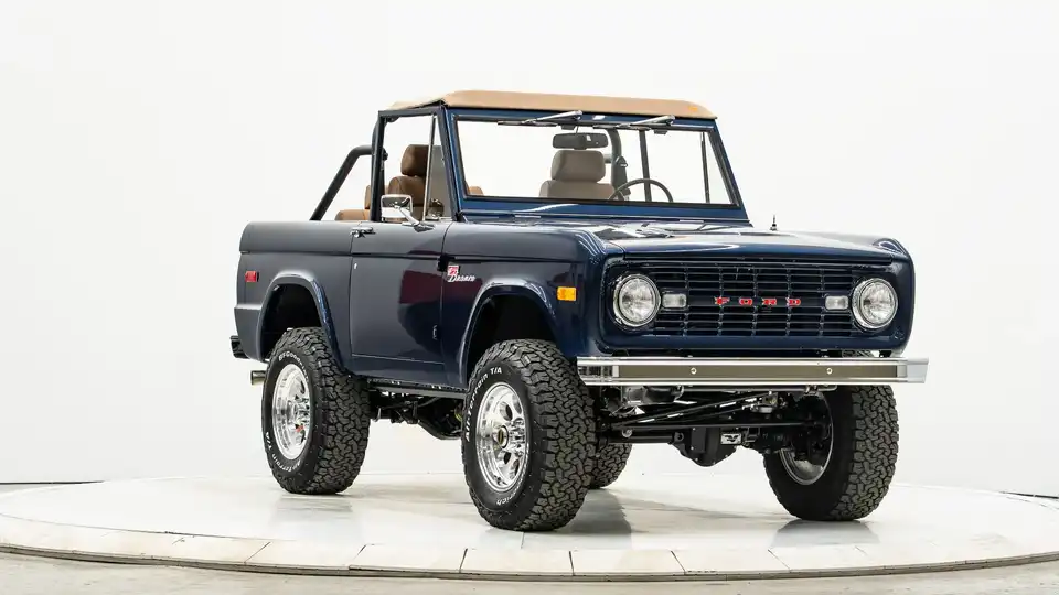 1971 Vintage Ford Bronco For Sale_6 Passenger Side Front 