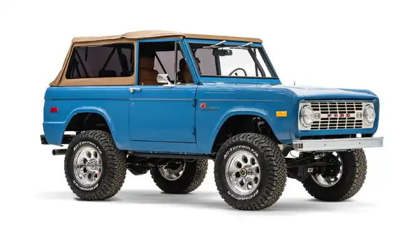 Web Prep 2026_Bronco_7 Passenger Side Front  3.4