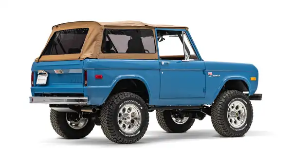 Web Prep 2026_Bronco_9 Passenger Side Rear 3