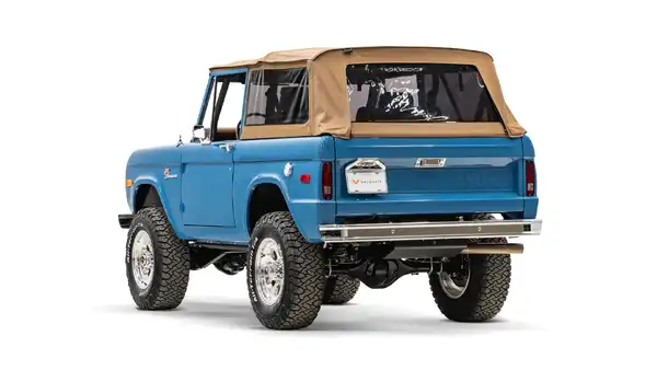Web Prep 2026_Bronco_12 Driver Side Rear