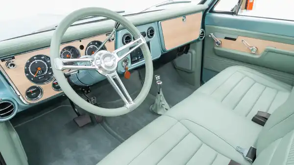 Web Prep 2026_Bronco_14 Driver Side Interior