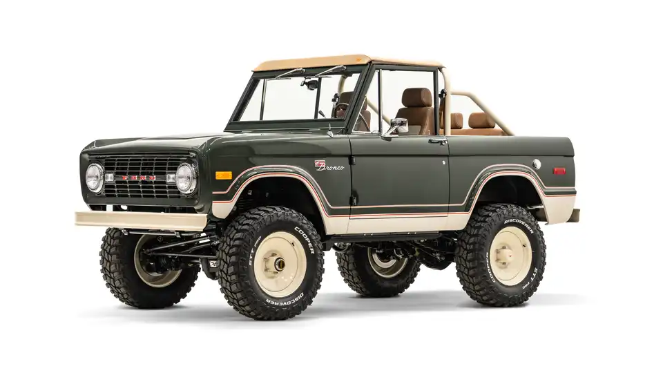 1973 Classic Ford Bronco_3 Drivers Side Front 3.4