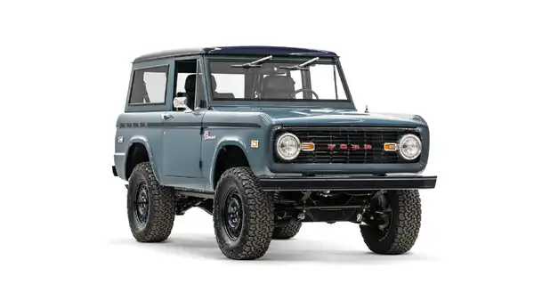 1975 Classic Ford Bronco_6 Passenger Side Front 