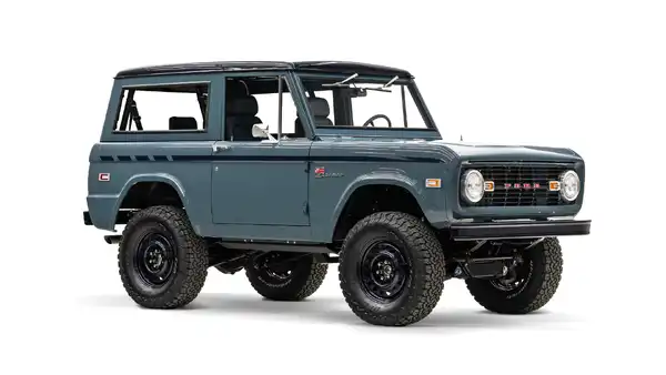 1975 Classic Ford Bronco_7 Passenger Side Front  3.4