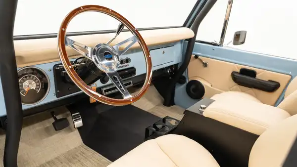 Web Prep 2026_Bronco_14 Driver Side Interior