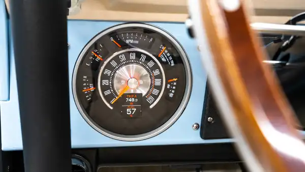 Web Prep 2026_Bronco_15 Dakota Digital Gauges